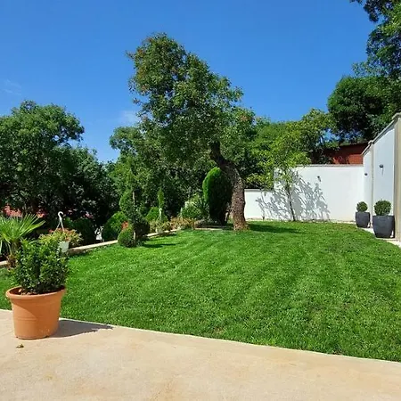 Pintar Гостевой дом Повиле