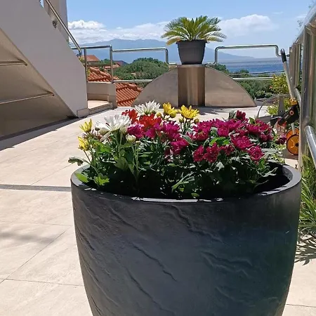 Pintar Πανσιόν 4*