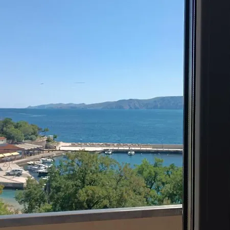 Pintar Πανσιόν Povile