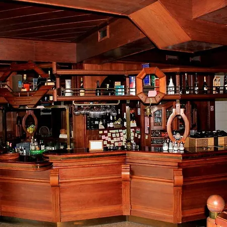 Pintar Πανσιόν 4*